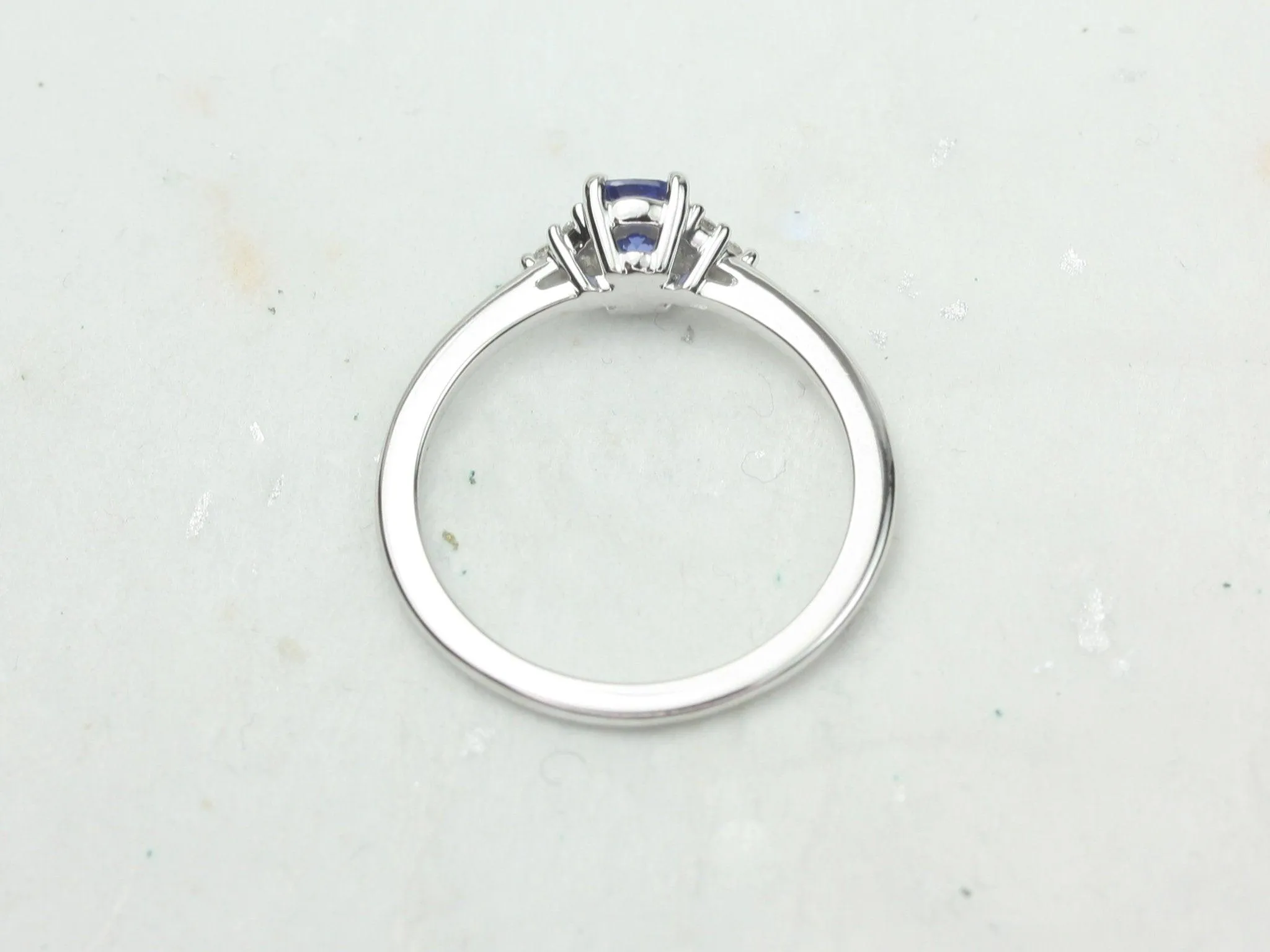 0.50ct Jada 14kt White Gold Ceylon Blue Sapphire Diamonds Dainty Cushion Cluster 3 Stone Unique Ring