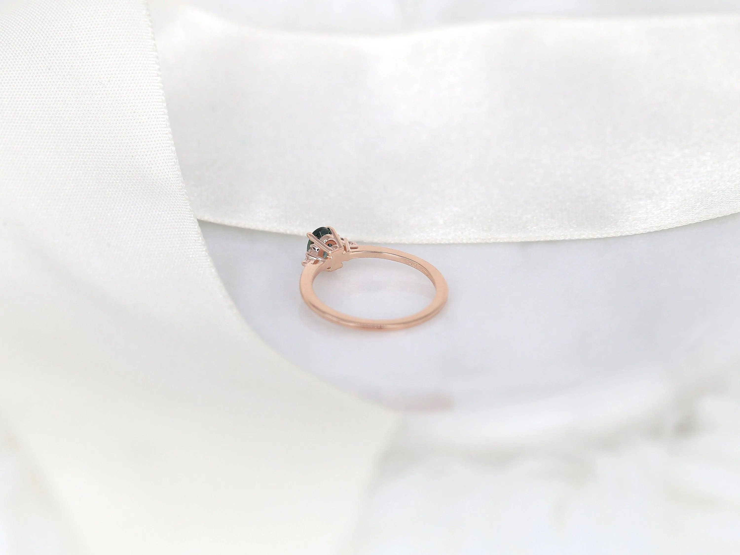 0.70ct Juniper 14kt Rose Gold Ocean Teal Montana Sapphire Oval Cluster Ring