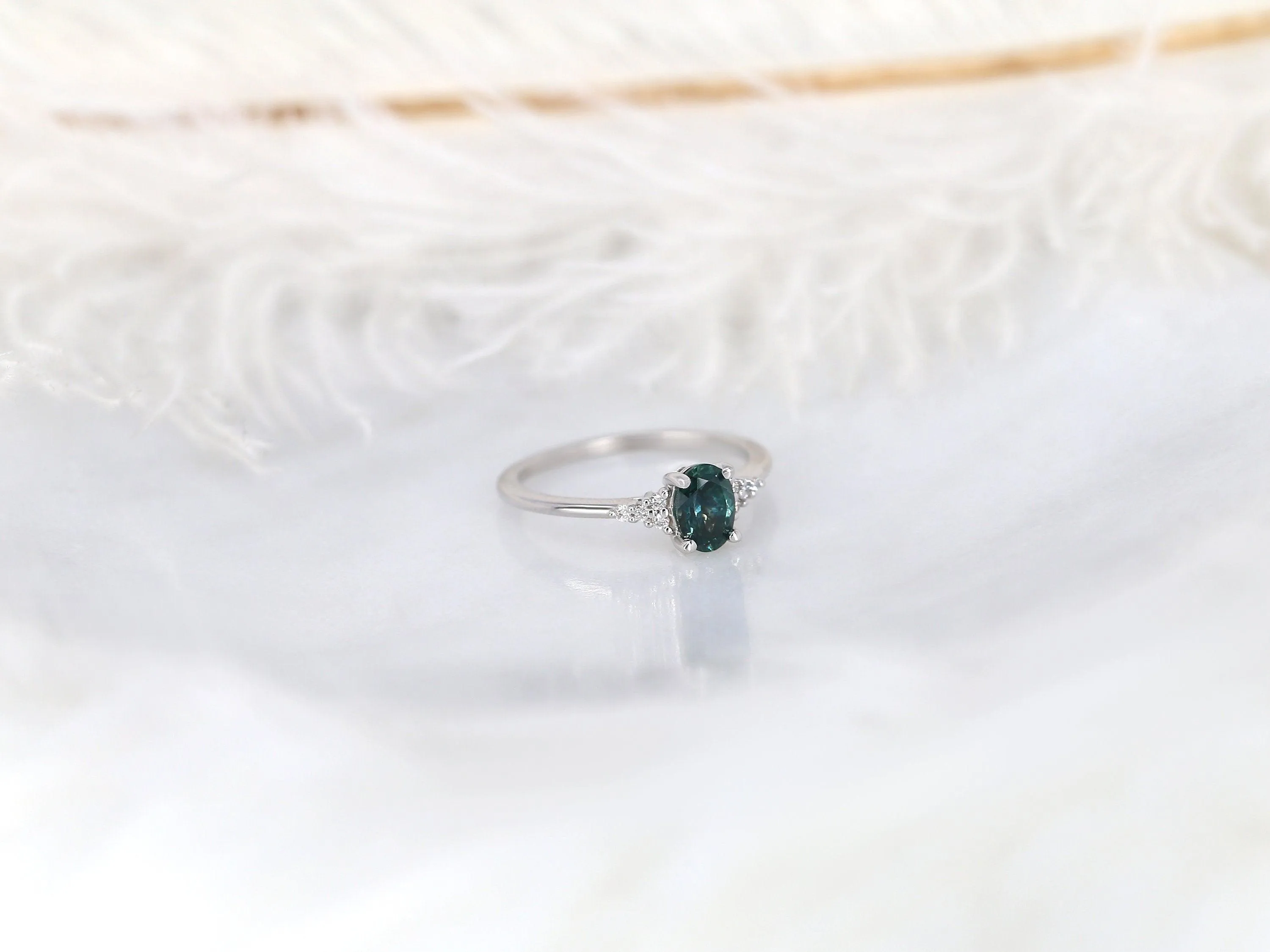 0.79ct Maddy White 14kt Gold Peacock Teal Montana Sapphire Oval Cluster Ring