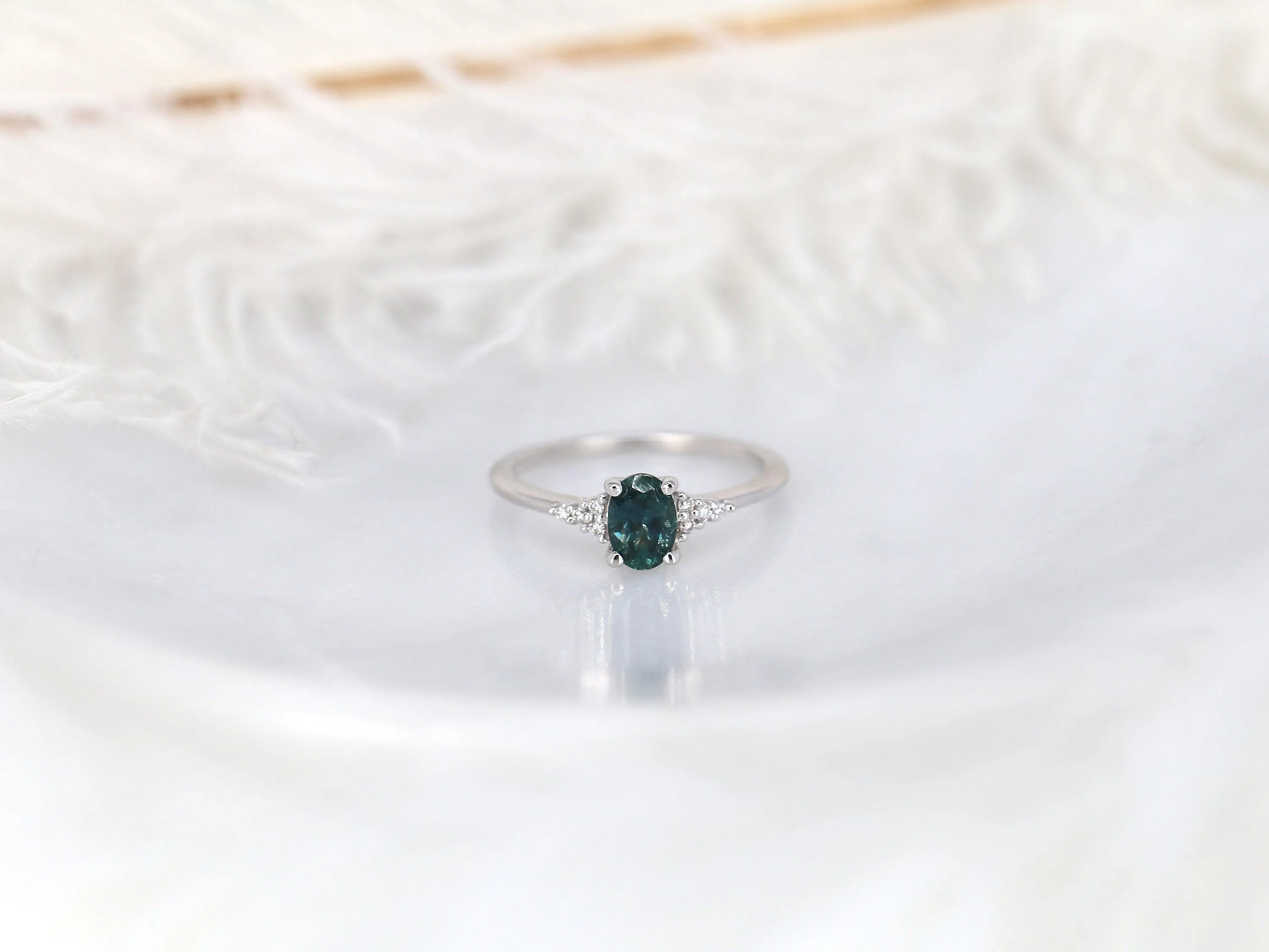 0.79ct Maddy White 14kt Gold Peacock Teal Montana Sapphire Oval Cluster Ring