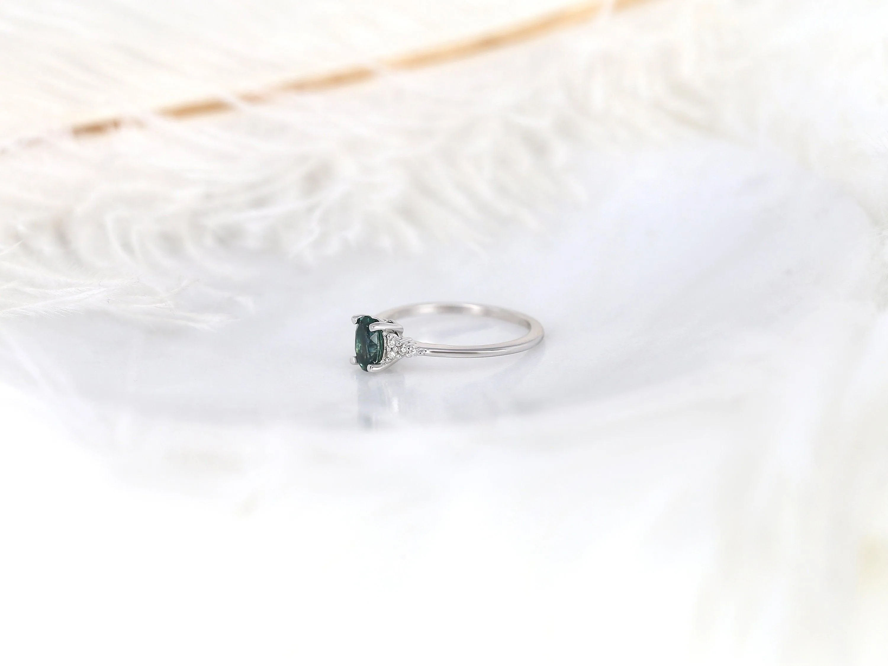 0.79ct Maddy White 14kt Gold Peacock Teal Montana Sapphire Oval Cluster Ring