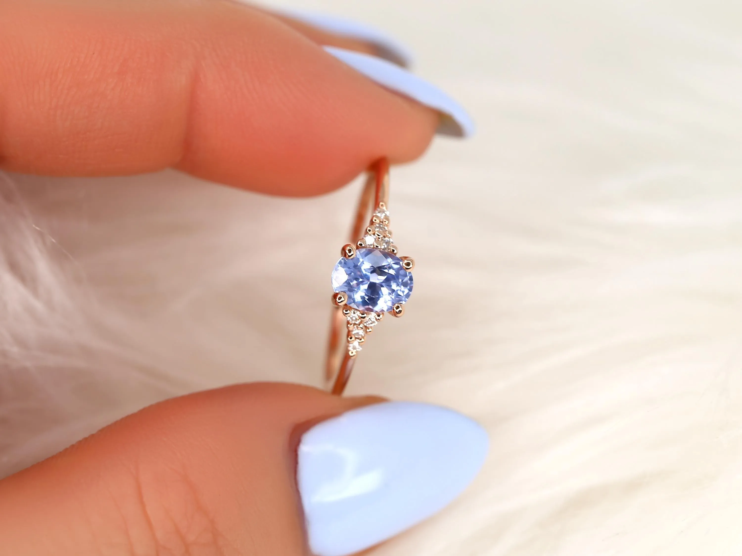 0.88ct Maddy 14kt Rose Gold Cornflower Sapphire Diamond Oval Cluster Ring