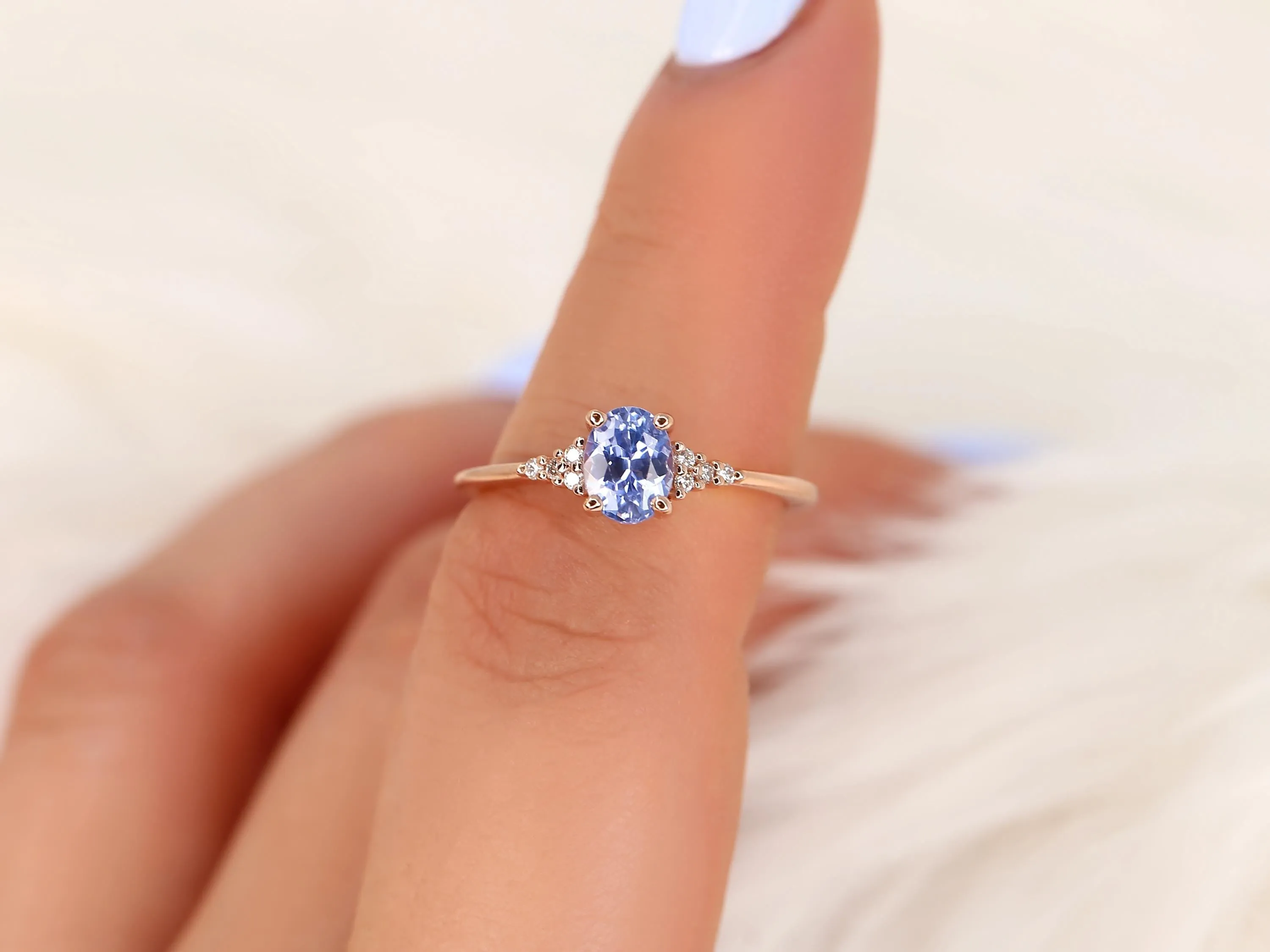 0.88ct Maddy 14kt Rose Gold Cornflower Sapphire Diamond Oval Cluster Ring