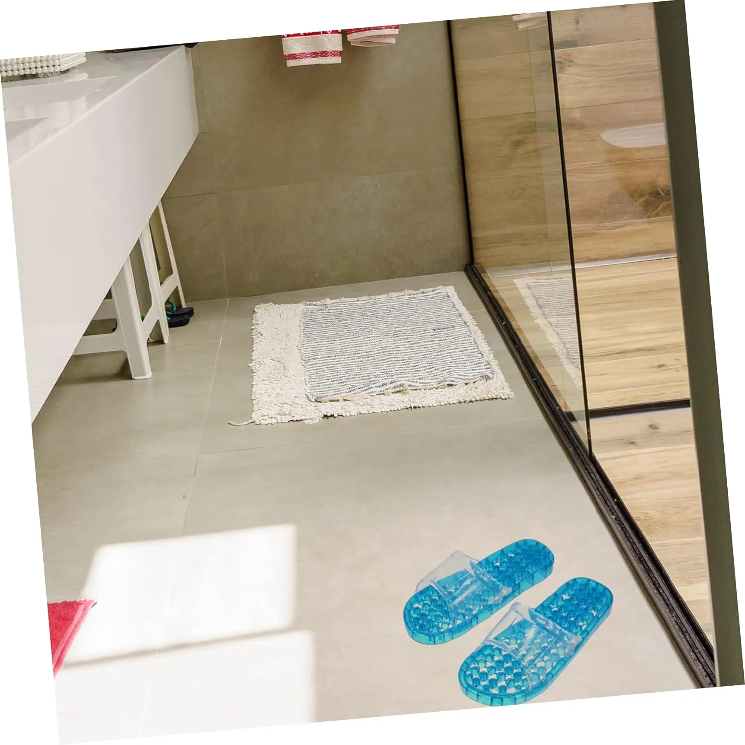 1 Pair Effect Hollowed Draining Slippers Comfortable Unisex Massage Slippers for Bathing