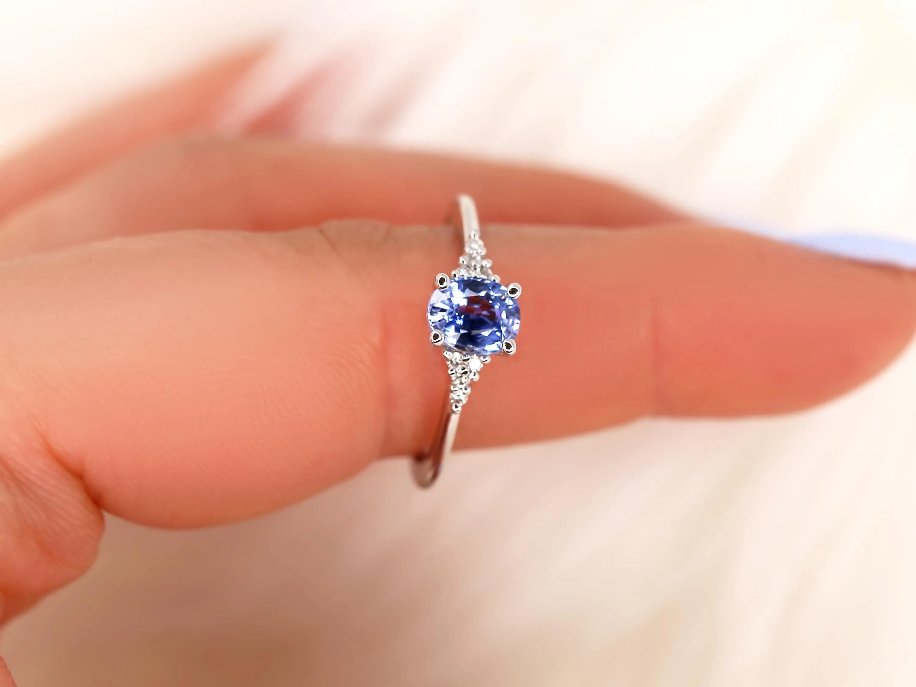 1.03ct Maddy 14kt White Gold Cornflower Sapphire Diamond Oval Cluster Ring