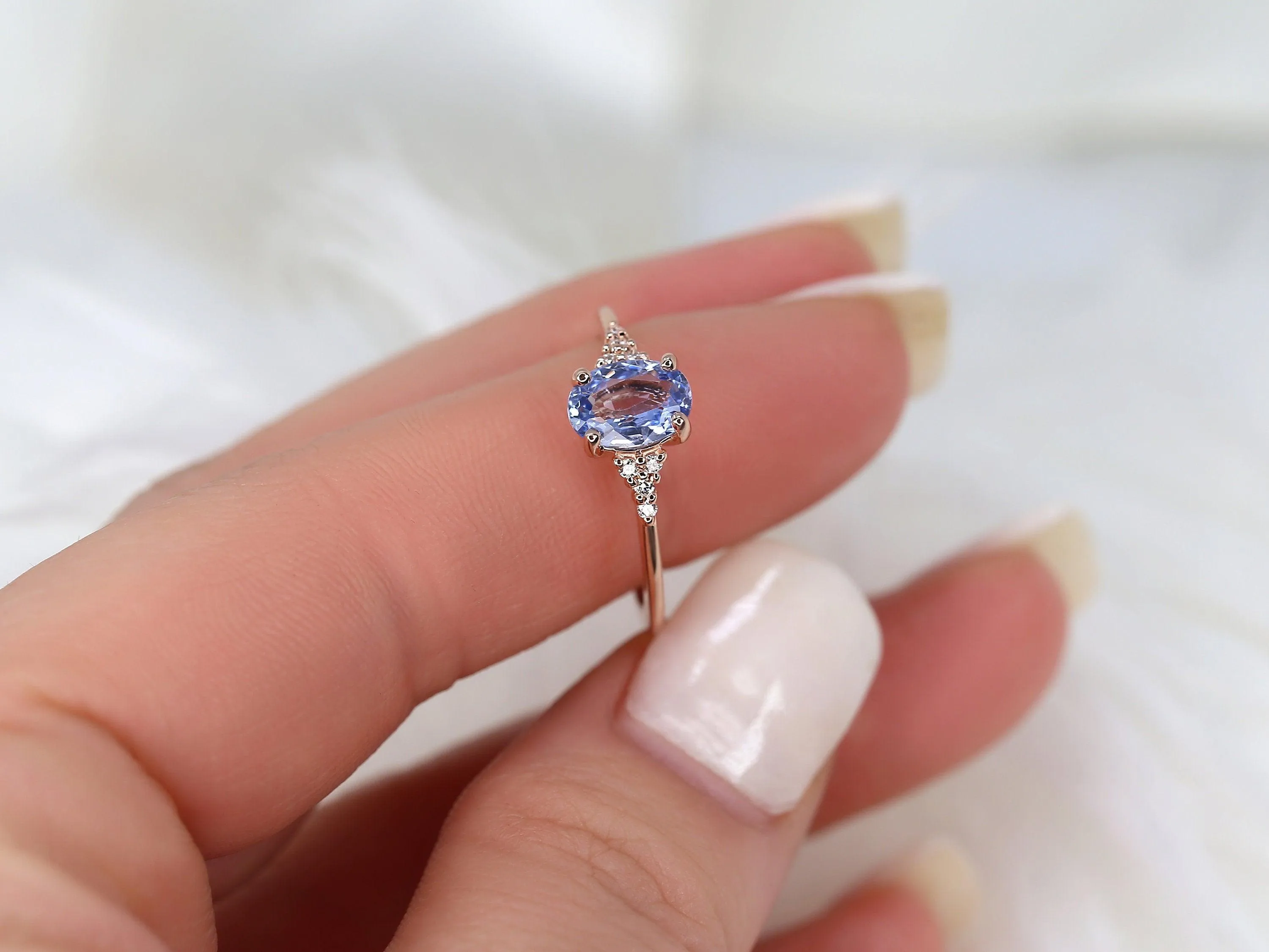 1.09ct Maddy 14kt Rose Gold Cornflower Sapphire Diamond Oval Cluster 3 Stone Ring