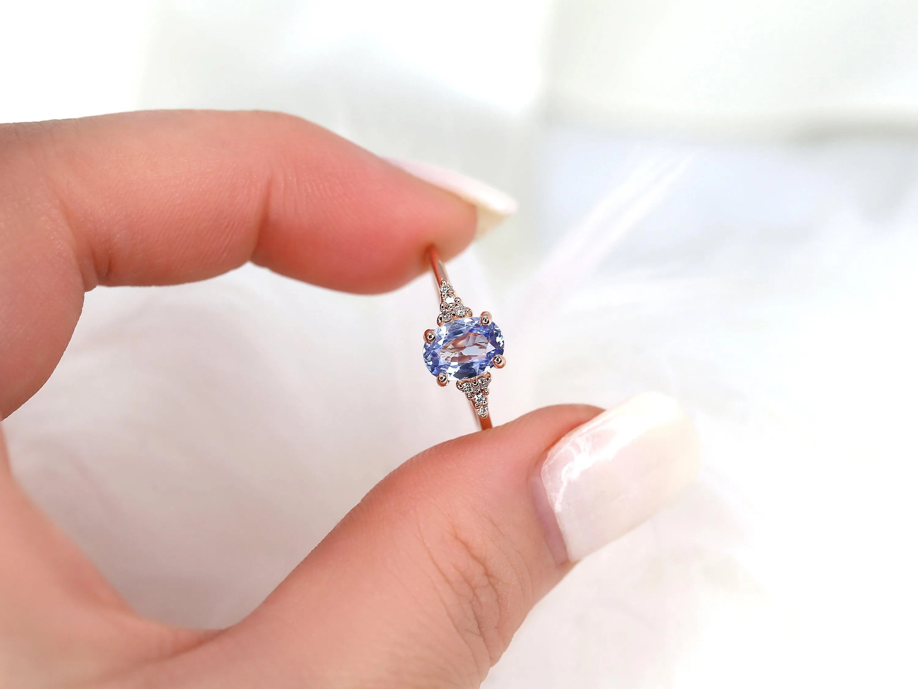 1.09ct Maddy 14kt Rose Gold Cornflower Sapphire Diamond Oval Cluster 3 Stone Ring