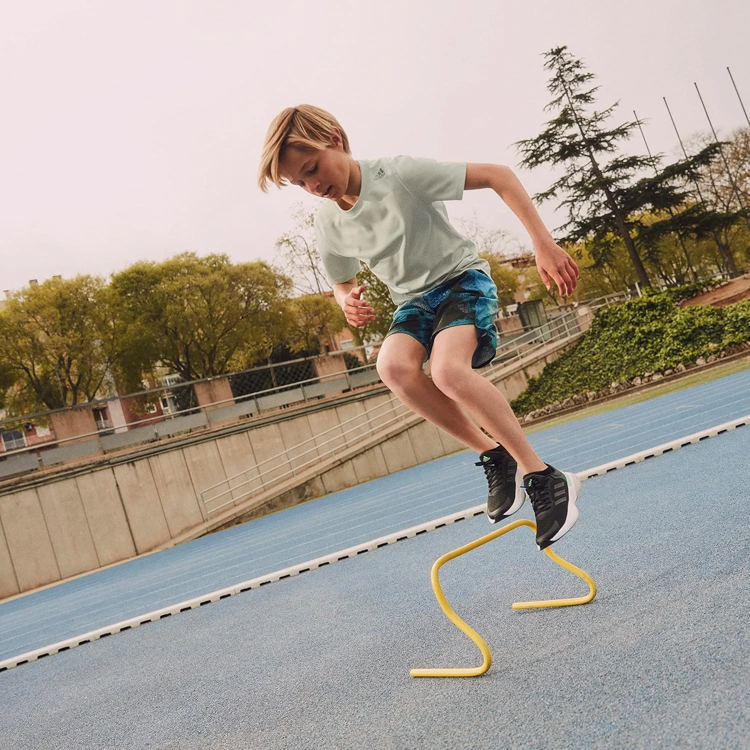 adidas Youth Athletic Cushioned 6-Pack Crew, Kid's Crew Socks for Sports, Durable & Breathable