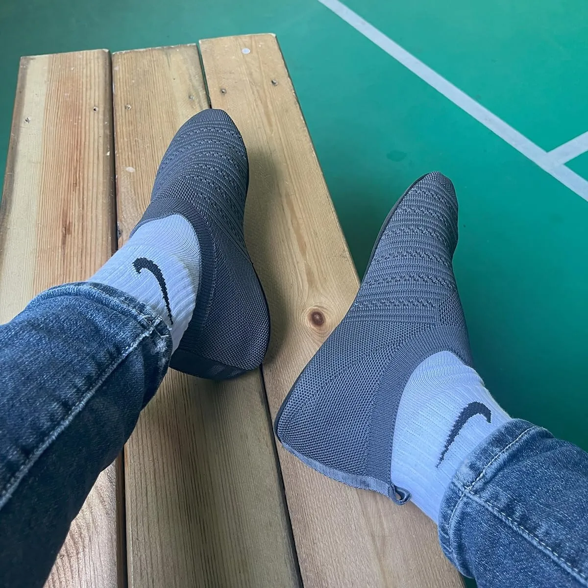 Adult Lightweight Slip-on Grip Indoor House Slippers Non-slip Barefoot House Home Shoes for Women Men
