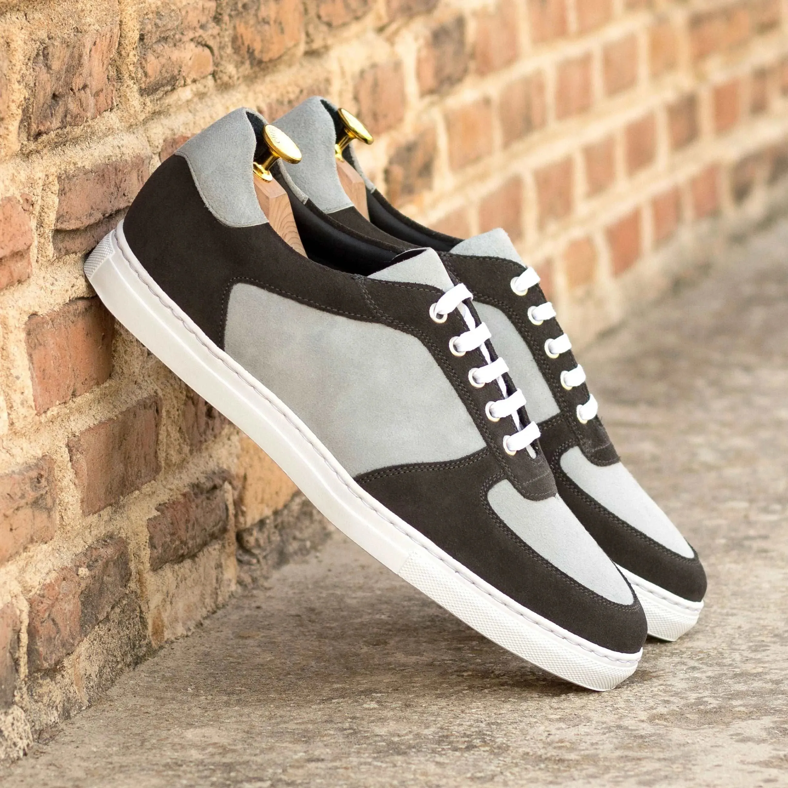 Atlas Low Top Sneaker