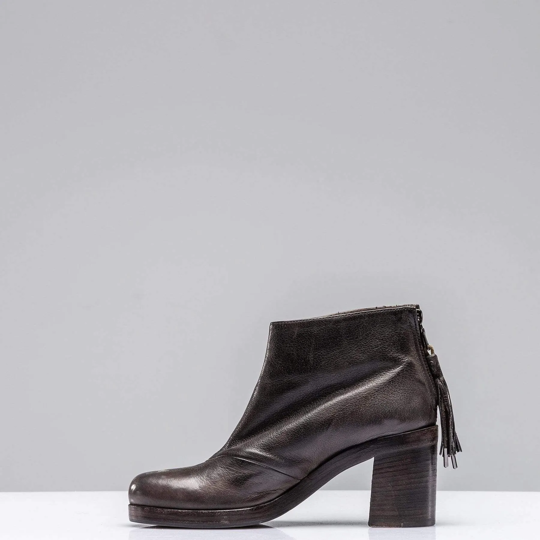 Bettina Short Boot In Grey