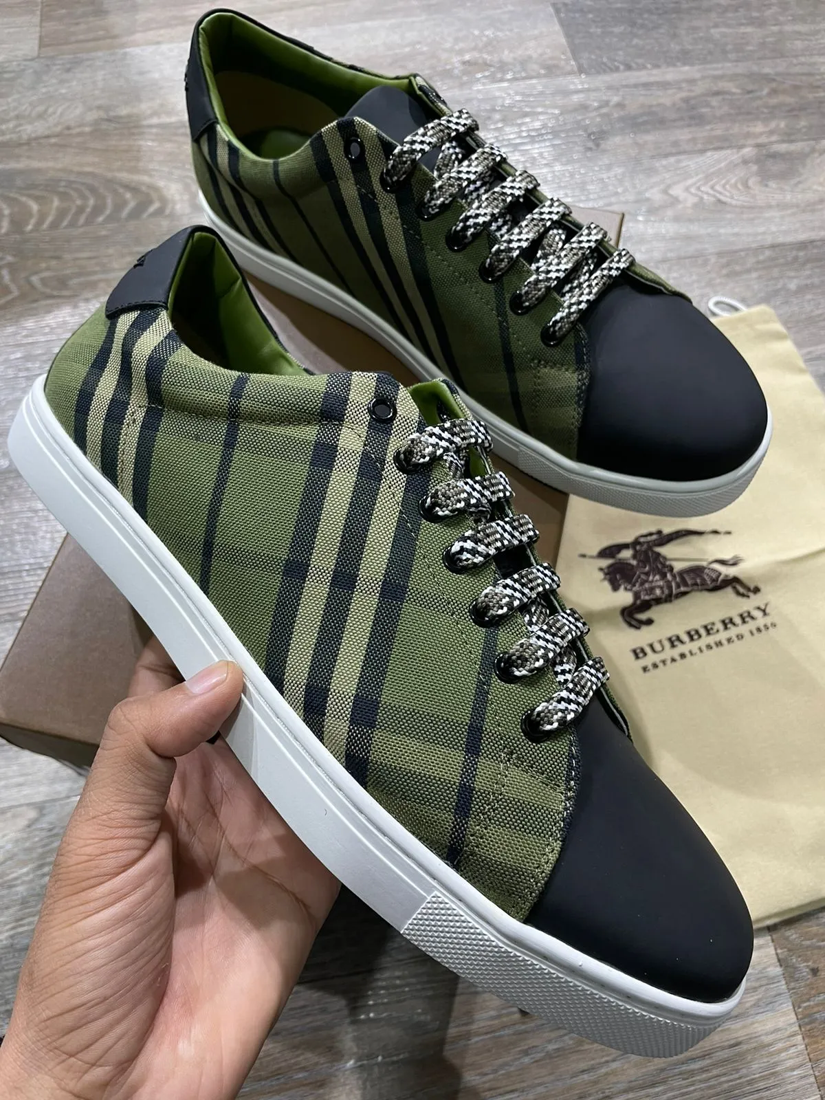 BURBERRY || CANVAS CHECK PRINT SNEAKERS / GREEN