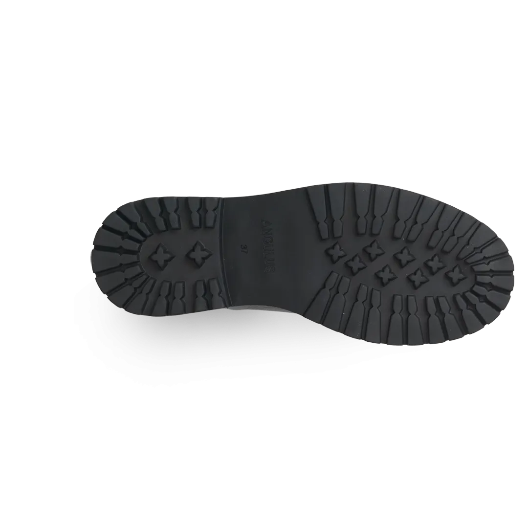 Chelsea boot with elastic