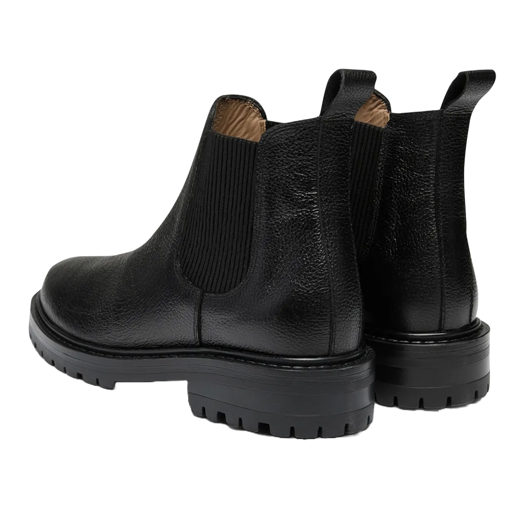 Chelsea boot with elastic