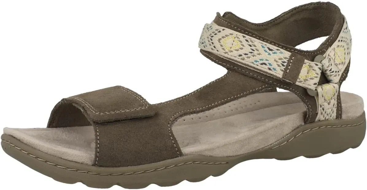 Clarks Women's Amanda Step Flat Sandal