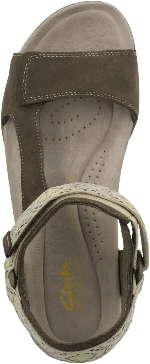 Clarks Women's Amanda Step Flat Sandal