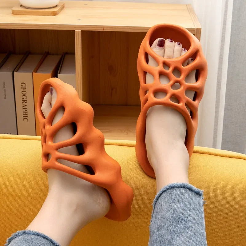 Cut-out Platform Slippers Women Men Fashion Beach Slides Soft EVA Lovers Indoor Batrhoom Slipper Ladies Home Floor Shoes