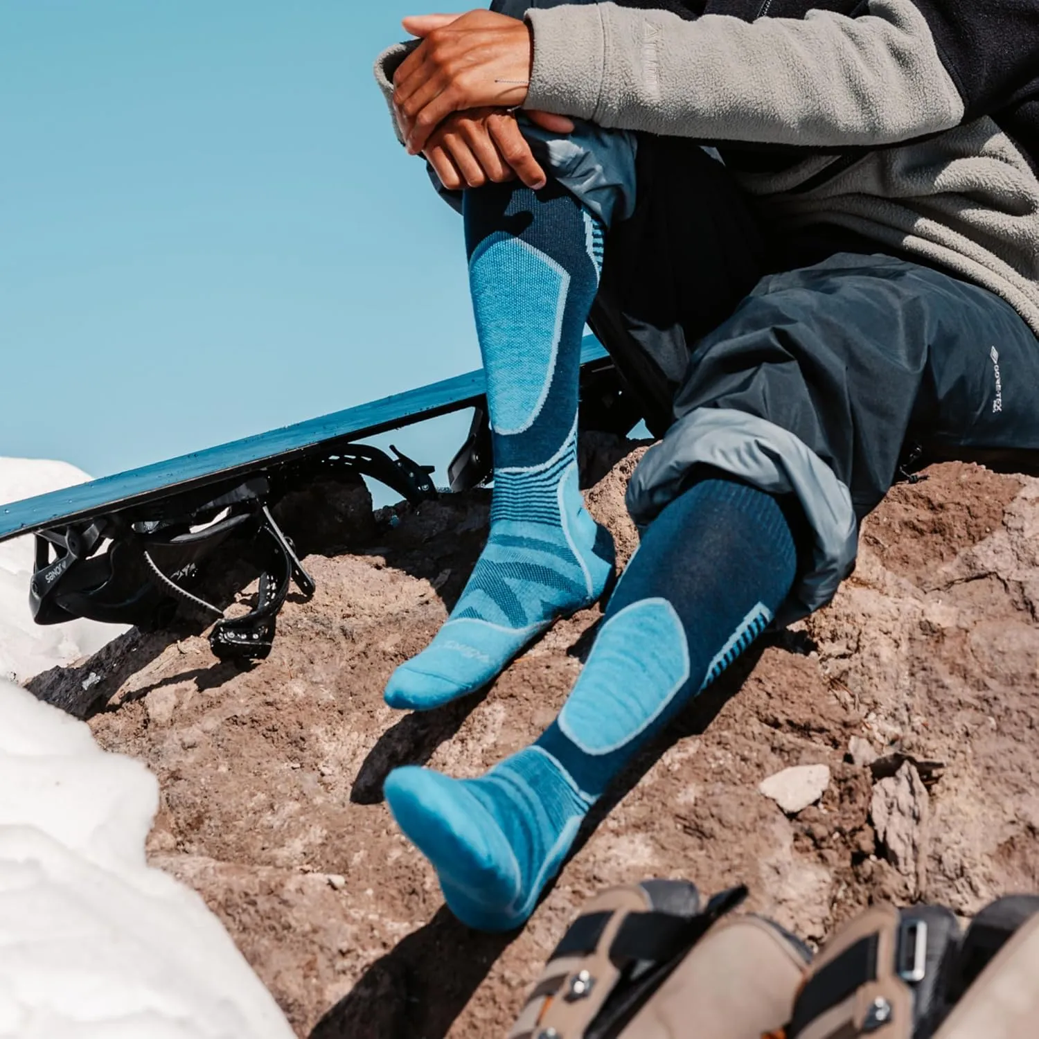 Darn Tough Men's Outer Limits OTC Lightweight Cushion with Padded Shin Sock (Style 8042) -