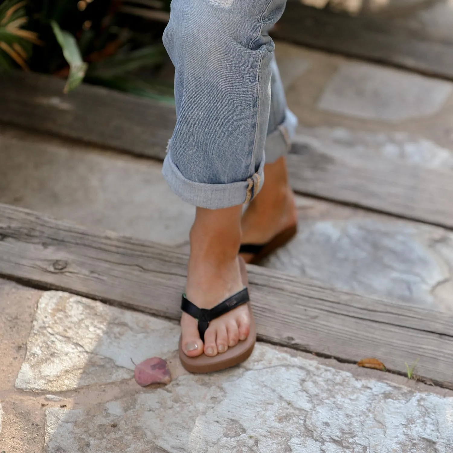 FLOJOS Women's Billie Flip-Flop