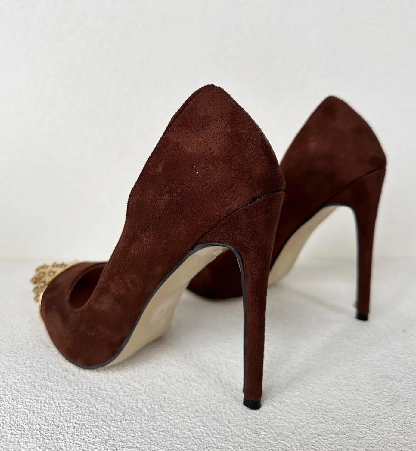 Frankie Hsu Ladies Unisex Sexy Elegant Classic Stiletto High Heeled Pumps, Cute Dark Red Suede Gold Tip Rivets Fashion Style, Big Large Size US4-14 Dressy Spike Shoes for Women Men