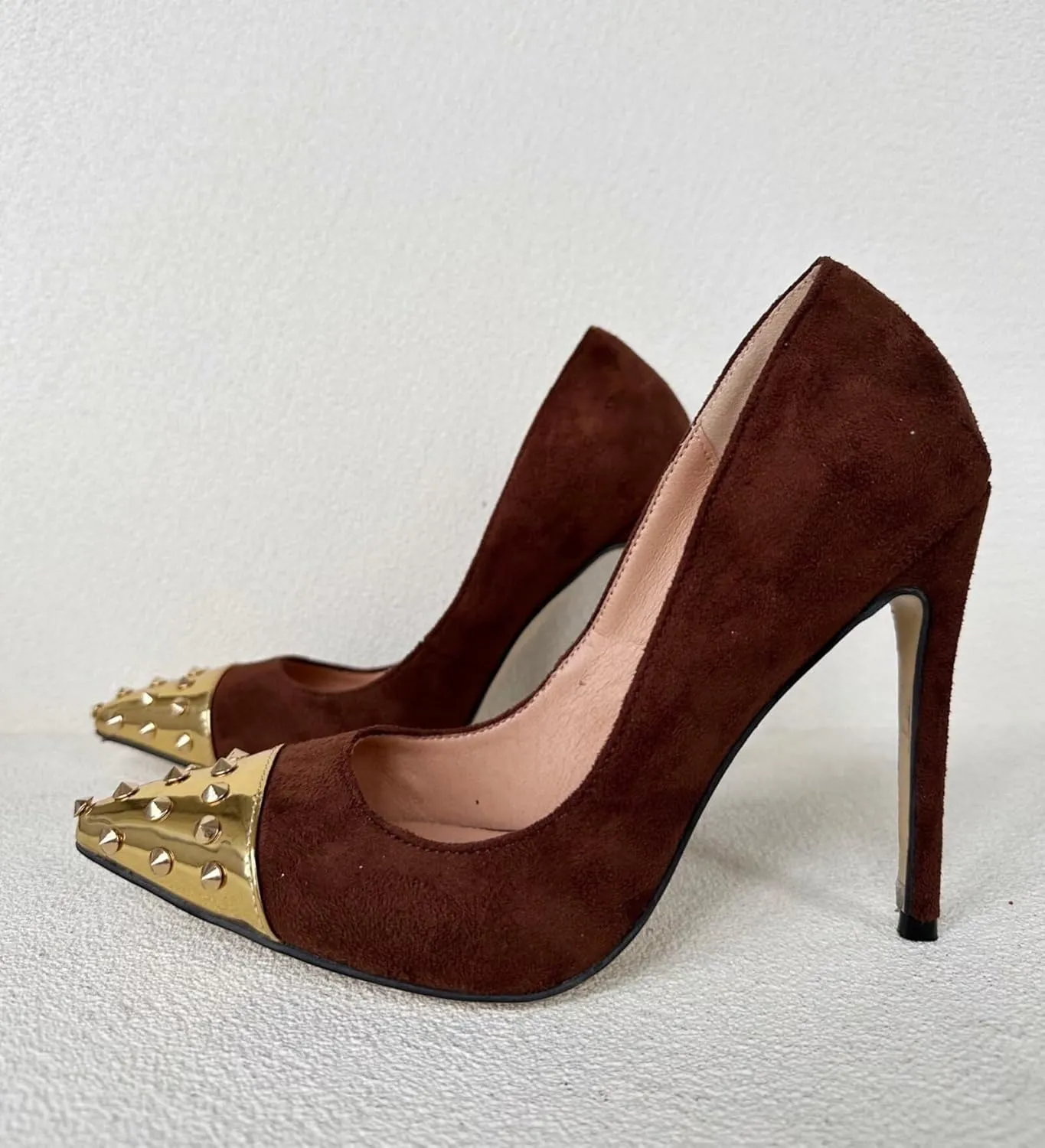Frankie Hsu Ladies Unisex Sexy Elegant Classic Stiletto High Heeled Pumps, Cute Dark Red Suede Gold Tip Rivets Fashion Style, Big Large Size US4-14 Dressy Spike Shoes for Women Men