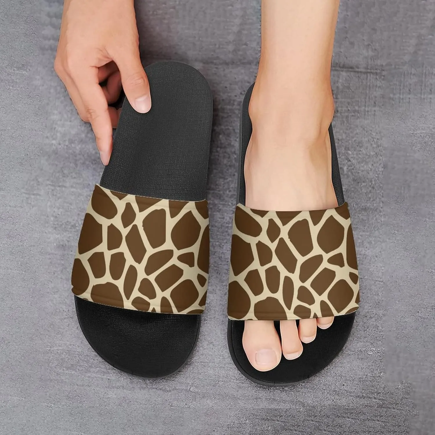 Giraffe Print House Sandals Non-Slip Open Toe Slippers for Massage Shower Spa Bath