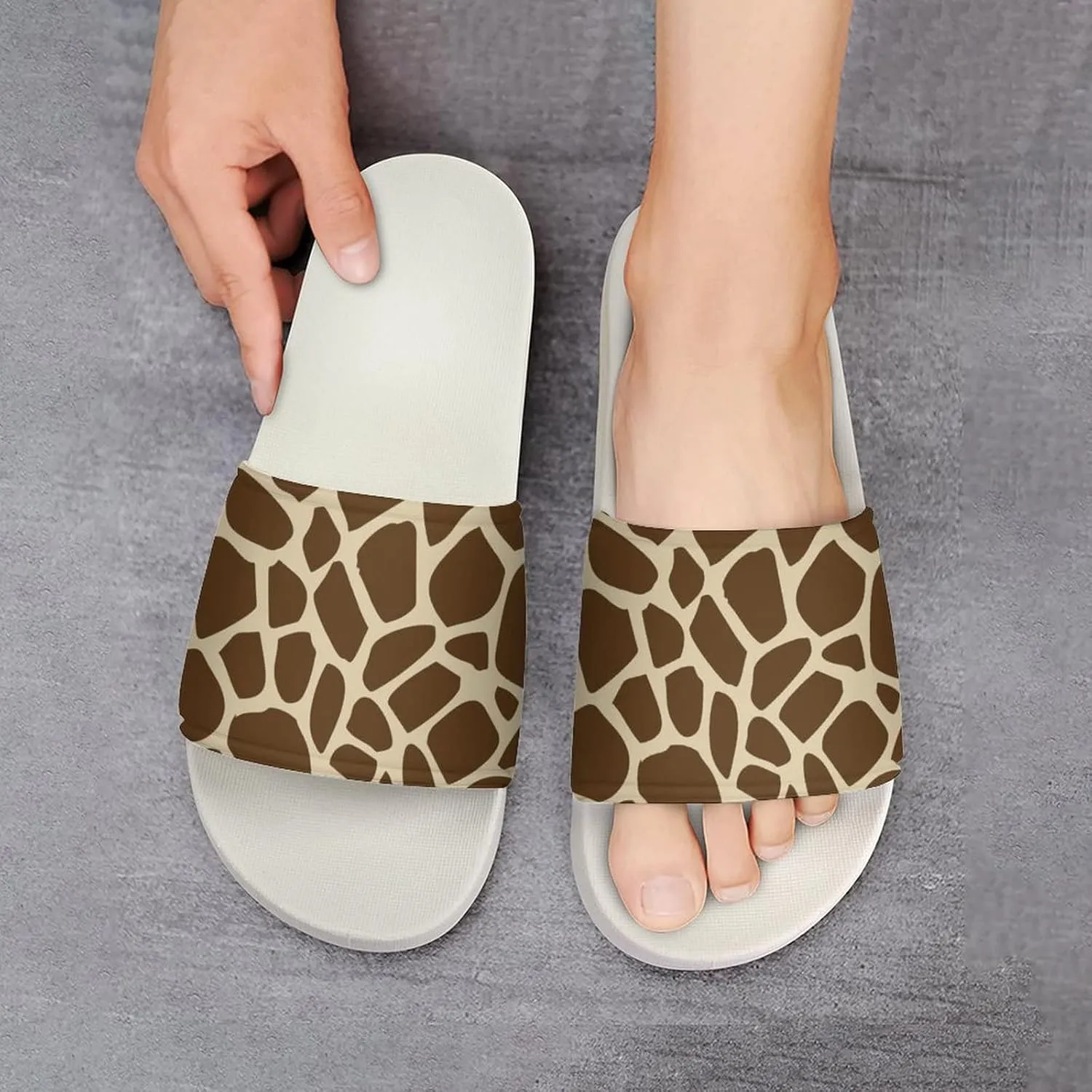 Giraffe Print House Sandals Non-Slip Open Toe Slippers for Massage Shower Spa Bath