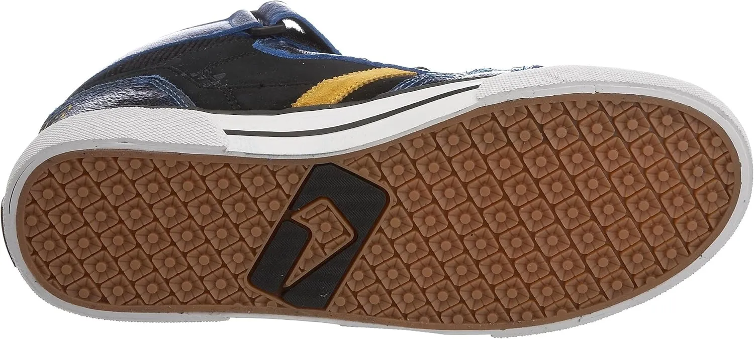 Globe Men's Casual