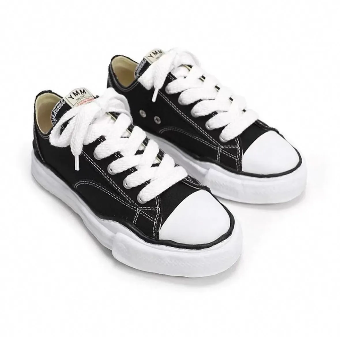 Guíbts Low-Top Sneaker