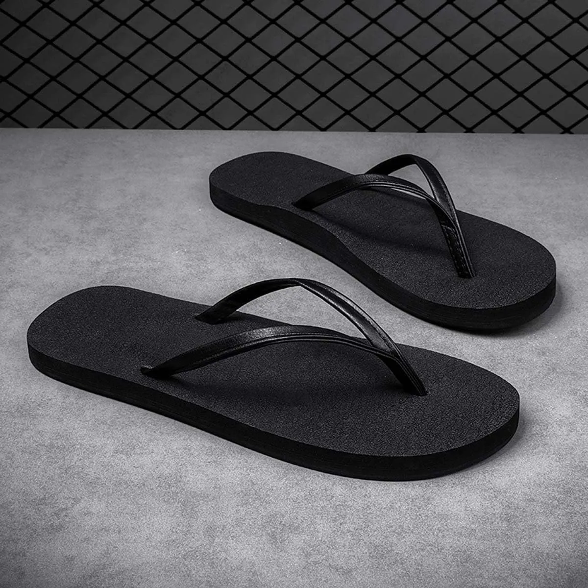 HYDLONGR Men's Women's Lightweight Summer Rubber Flip-Flops Beach Toe-Post Thong Sandals