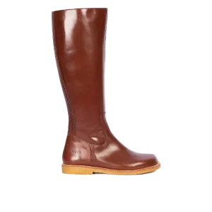 Long shafted leather boot with a spacious fit