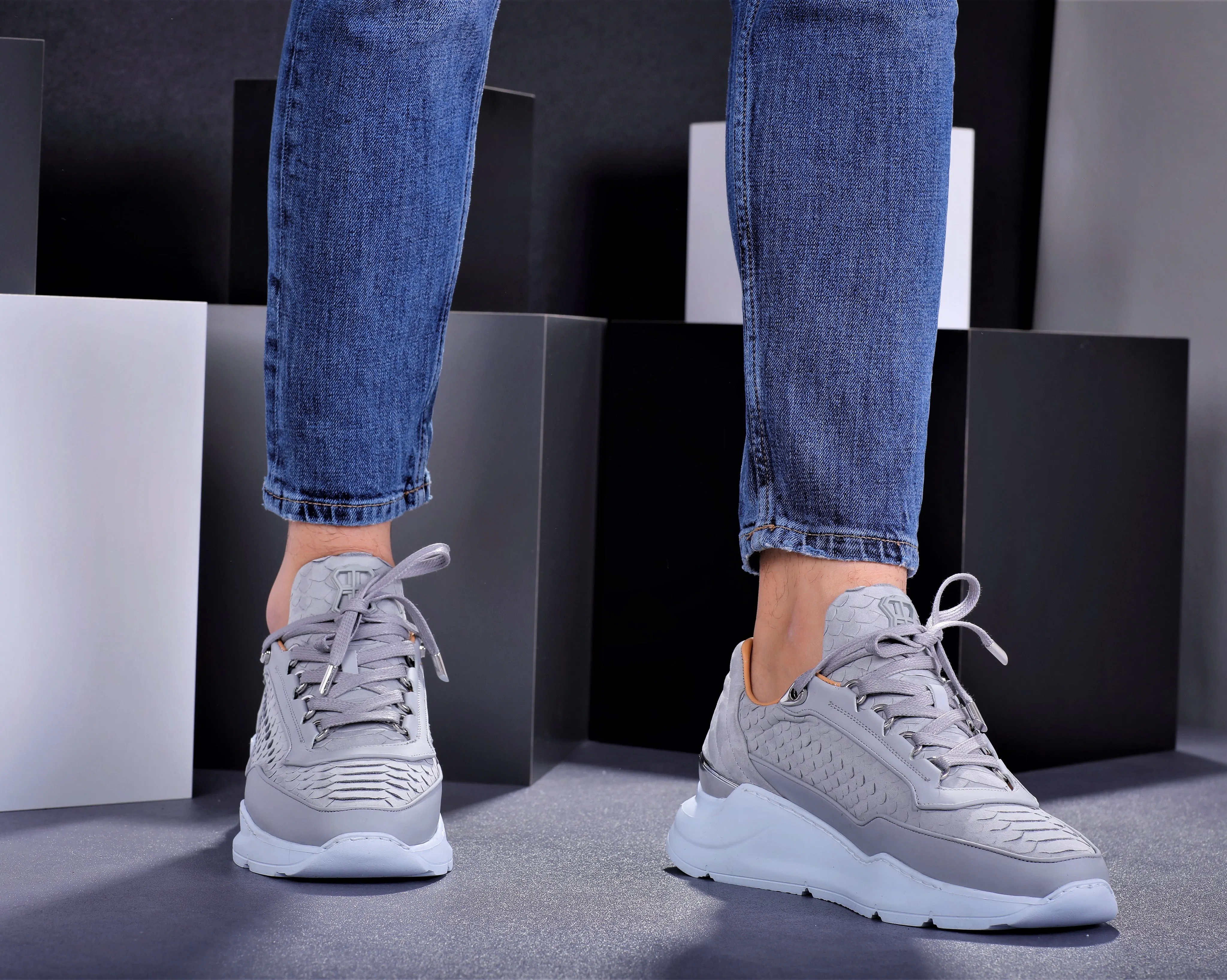 LOW-TOP BNJ HECTOR RUNNER  ICE GREY PYTHON CUT -MATT NAPPA