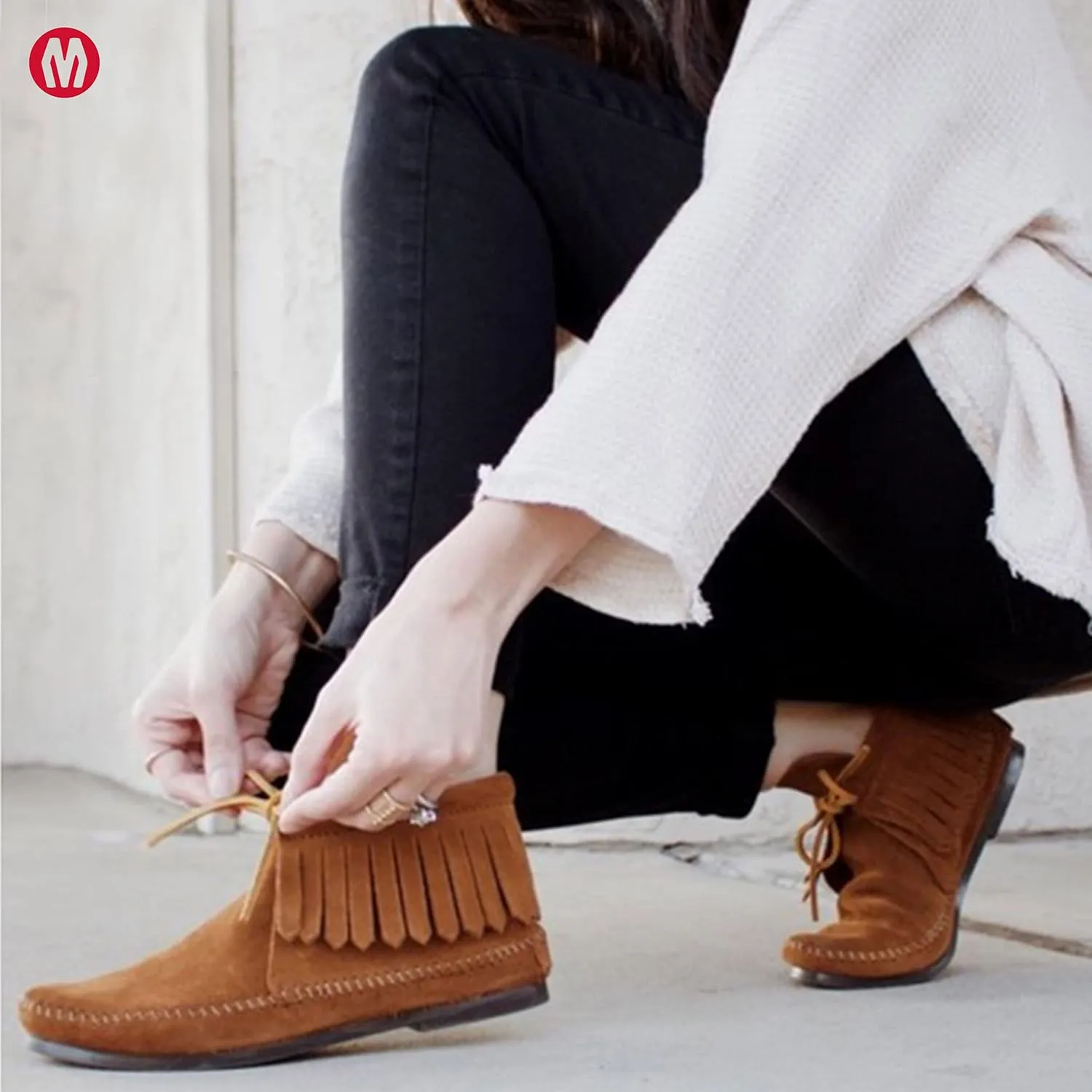 Minnetonka Women's Classic Fringe Boot, Hardsole