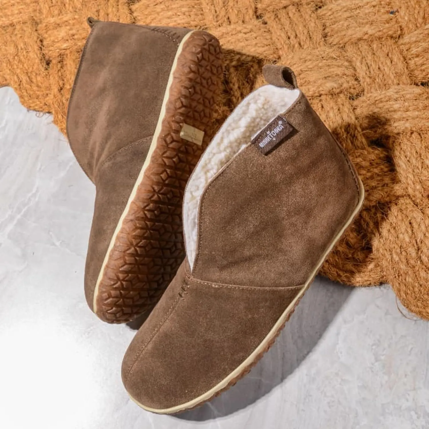 Minnetonka Women's Expanse Slip-On