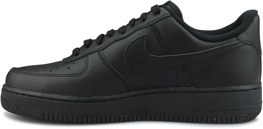 Nike Men's Low-Top Sneaker
