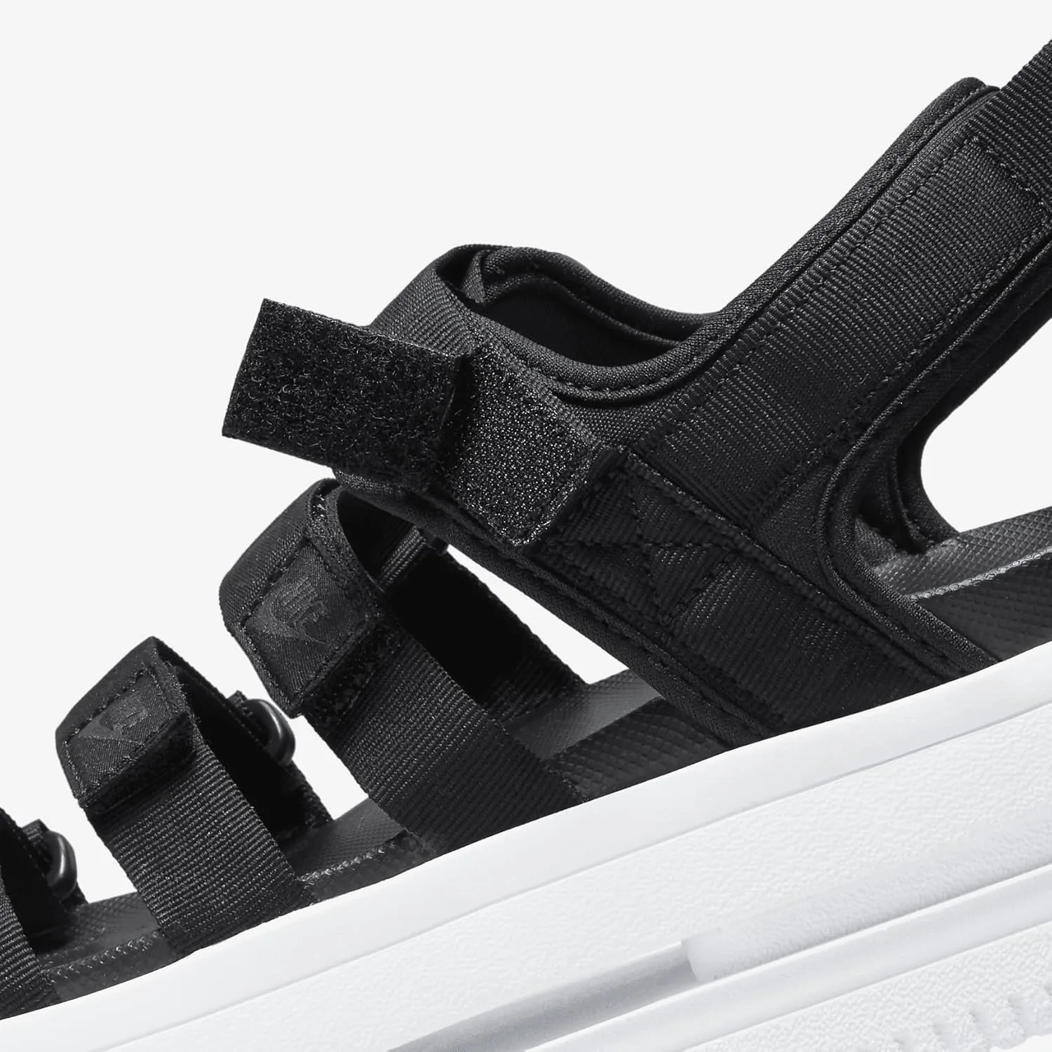 Nike Women's Icon Classic Sandal NA White/Pure Platinum-White (DH0224 100)