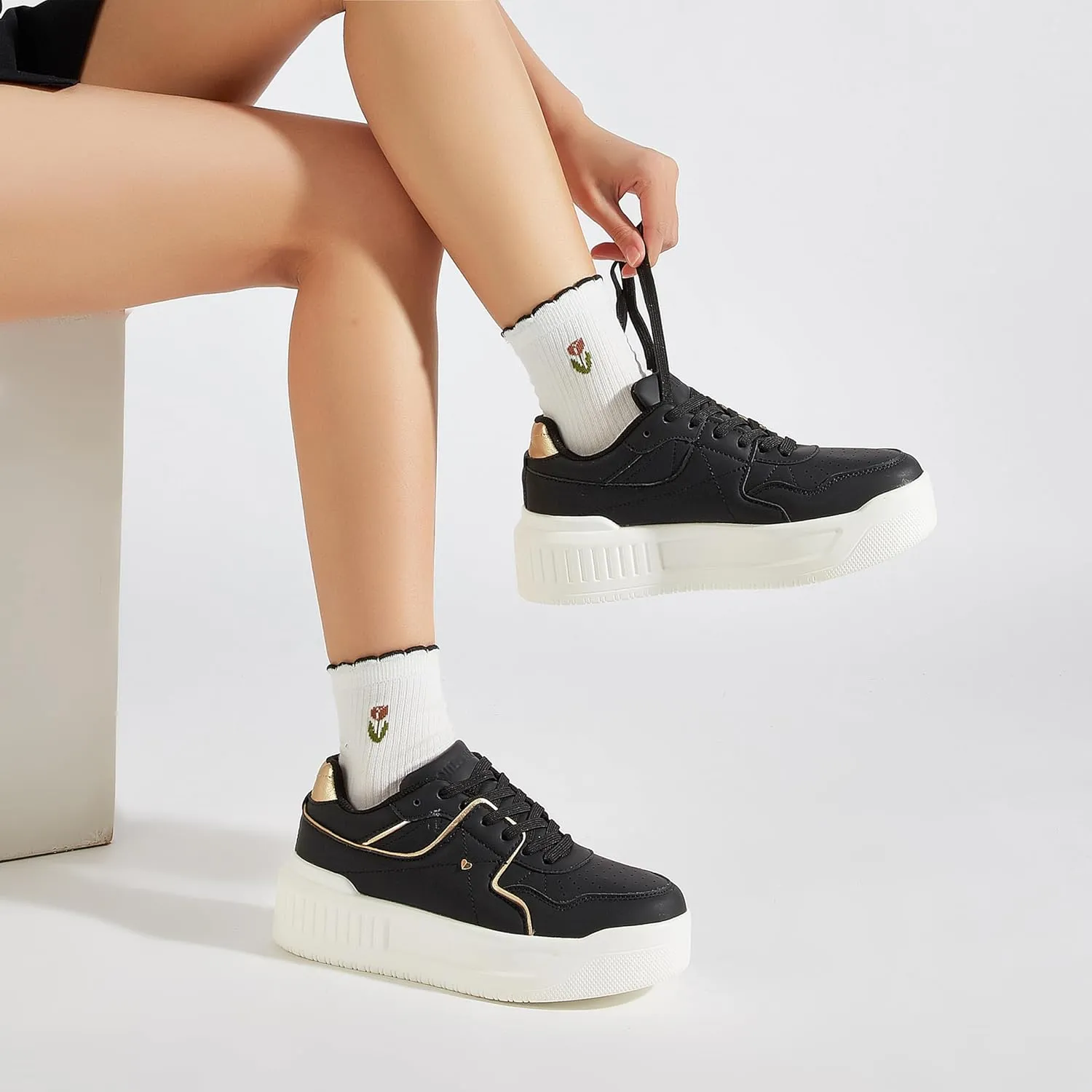 Niluber Women's Platform Sneakers Leather Low Top Tennis Shoes Lace Up Casual Walking Shoes