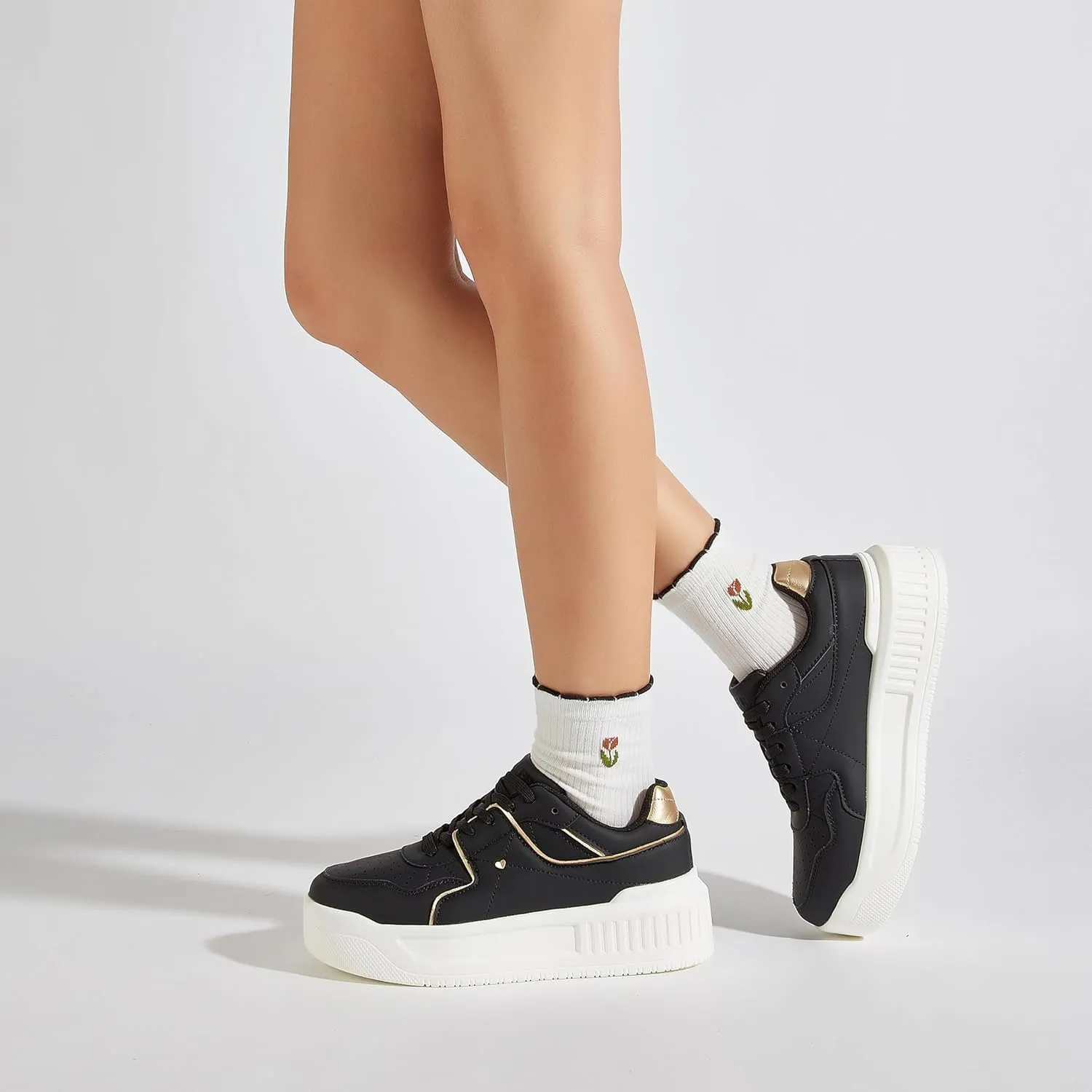 Niluber Women's Platform Sneakers Leather Low Top Tennis Shoes Lace Up Casual Walking Shoes