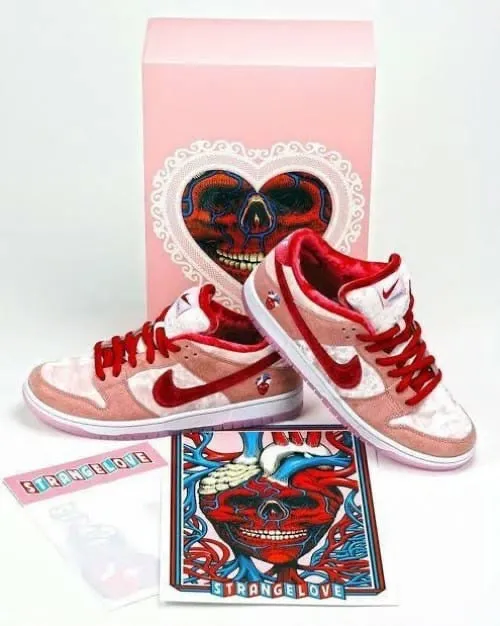 NK. Dunk Low Strange Love
