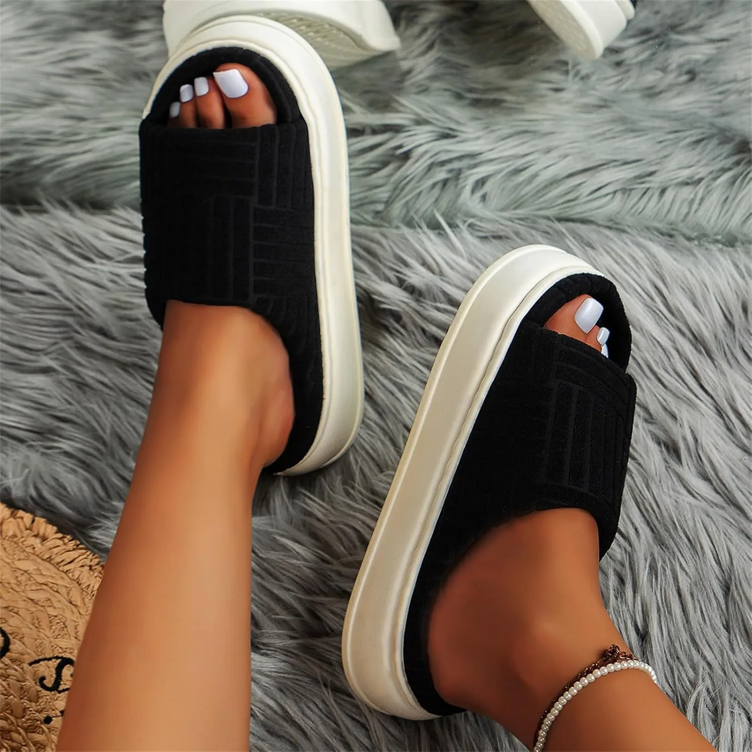 SBGMoSJ Indoor House Slippers Cute Mens Winter Outdoor Slippers Bedroom Shoes for Ladies Comfy Slippers for Women Non Slip Outdoor Christmas Lights Gifts for Women 2023