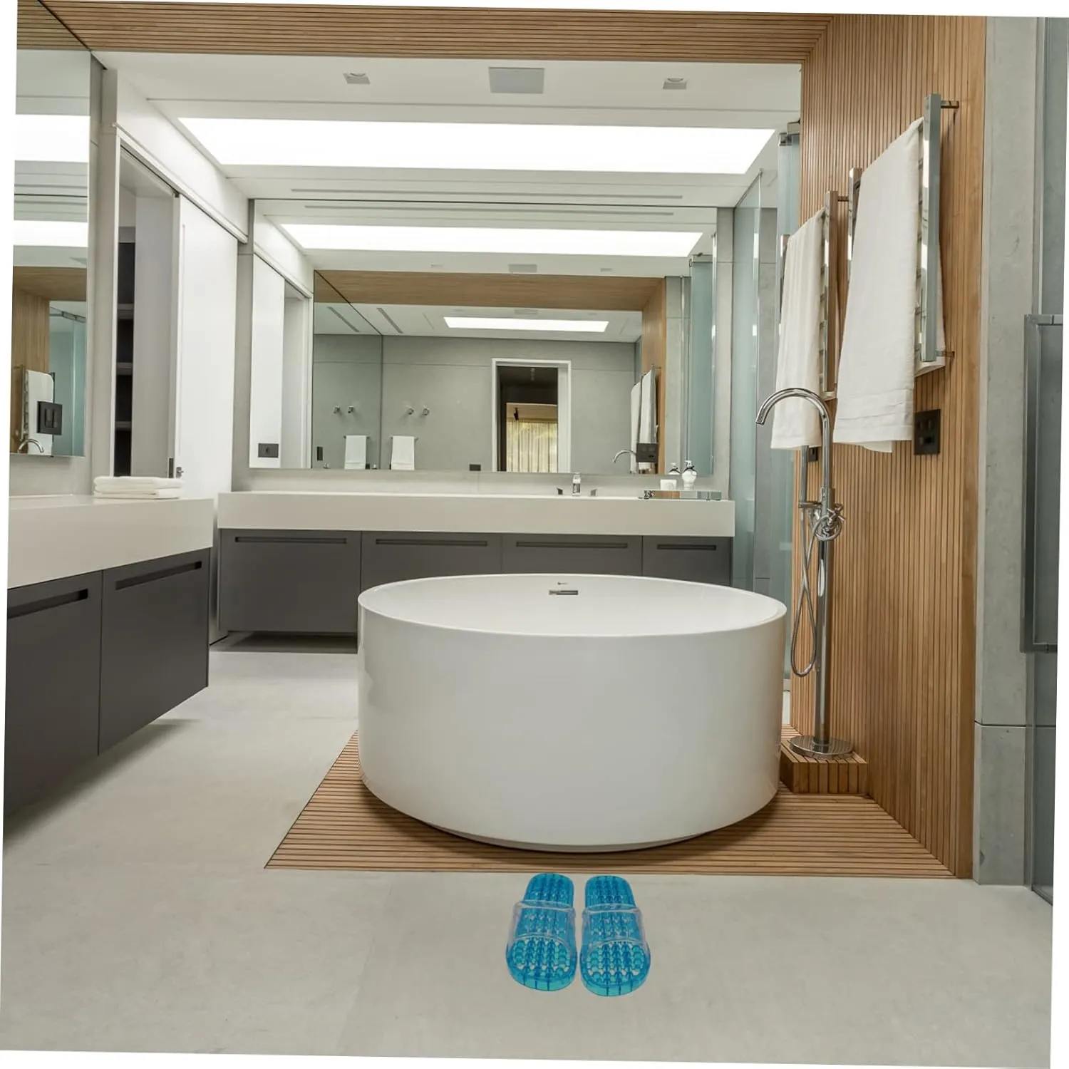 SECFOU Men's Home Slippers Shower Slippers Fresh Style Bathing Shower Slippers Breathable Material