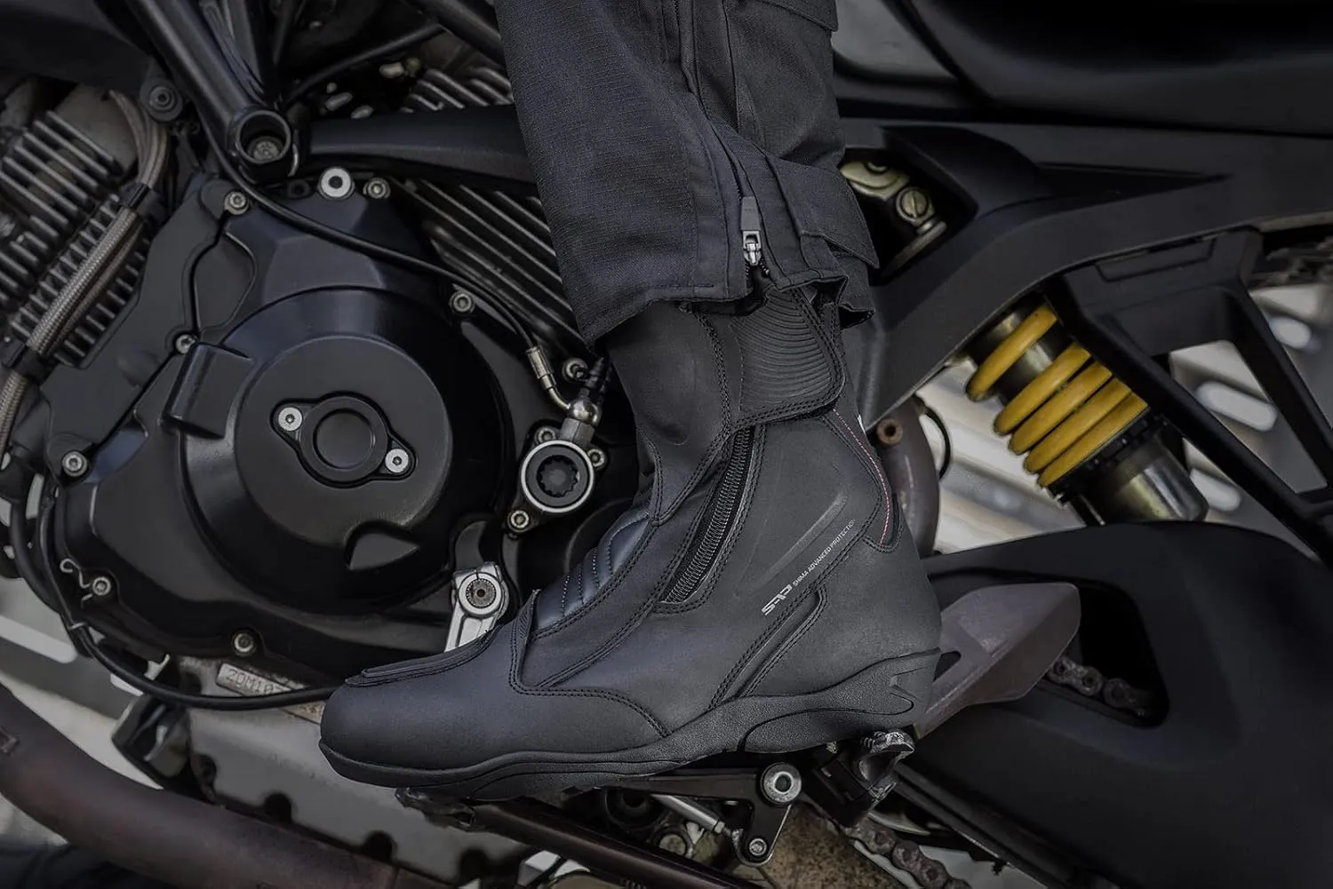 SHIMA TERRA MEN, Motorcycle boots for Men - Reinforced Leather Mens Biker with Side Zipper, Ankle Support, Anti-Slip Sole, Gear Shift Handle (Black, 10,5)