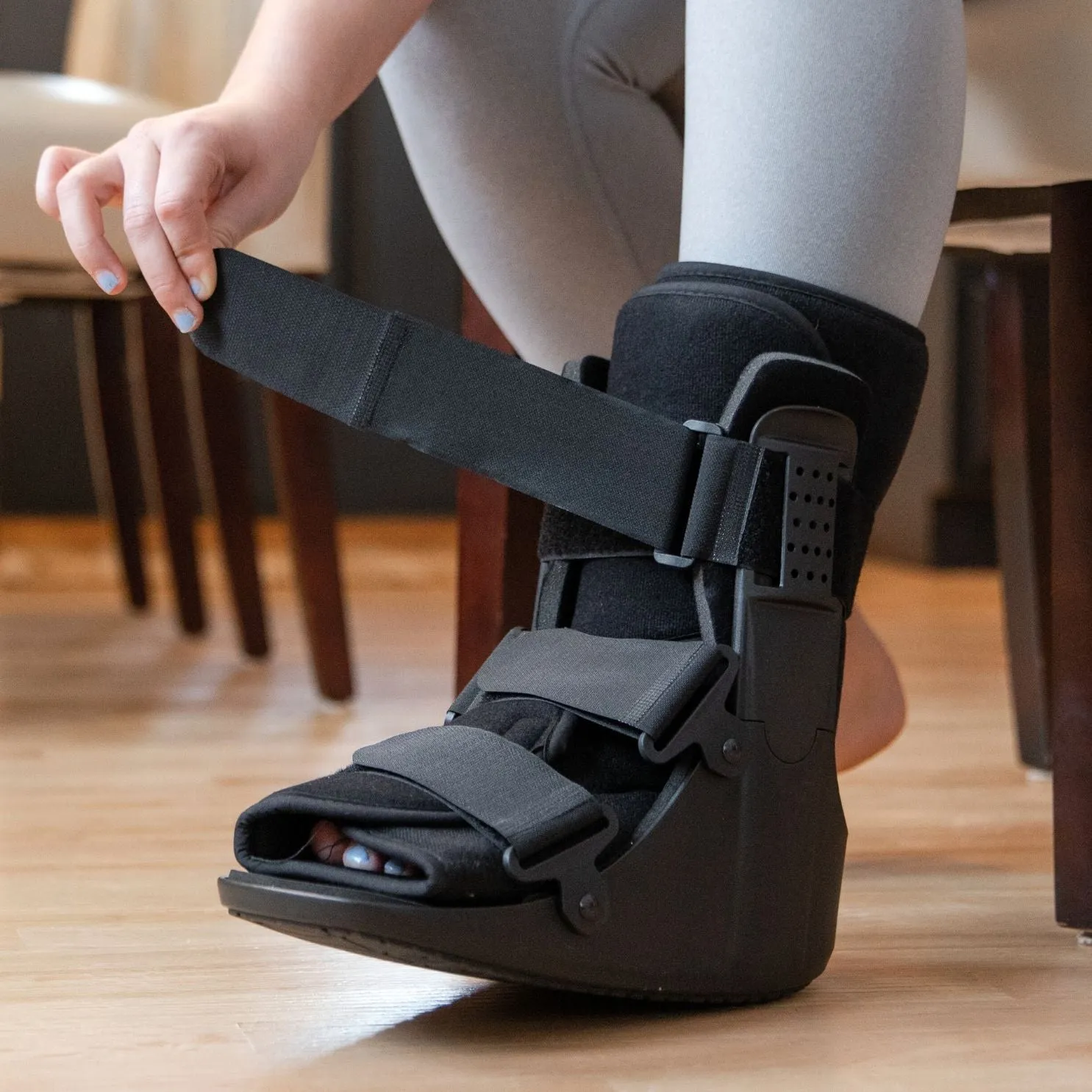 Short Walking Boot | Orthopedic Broken Toe Brace for Fast Recovery from Fractures and Foot Injuries - FINAL SALE