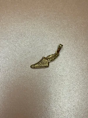 Sneaker with wings