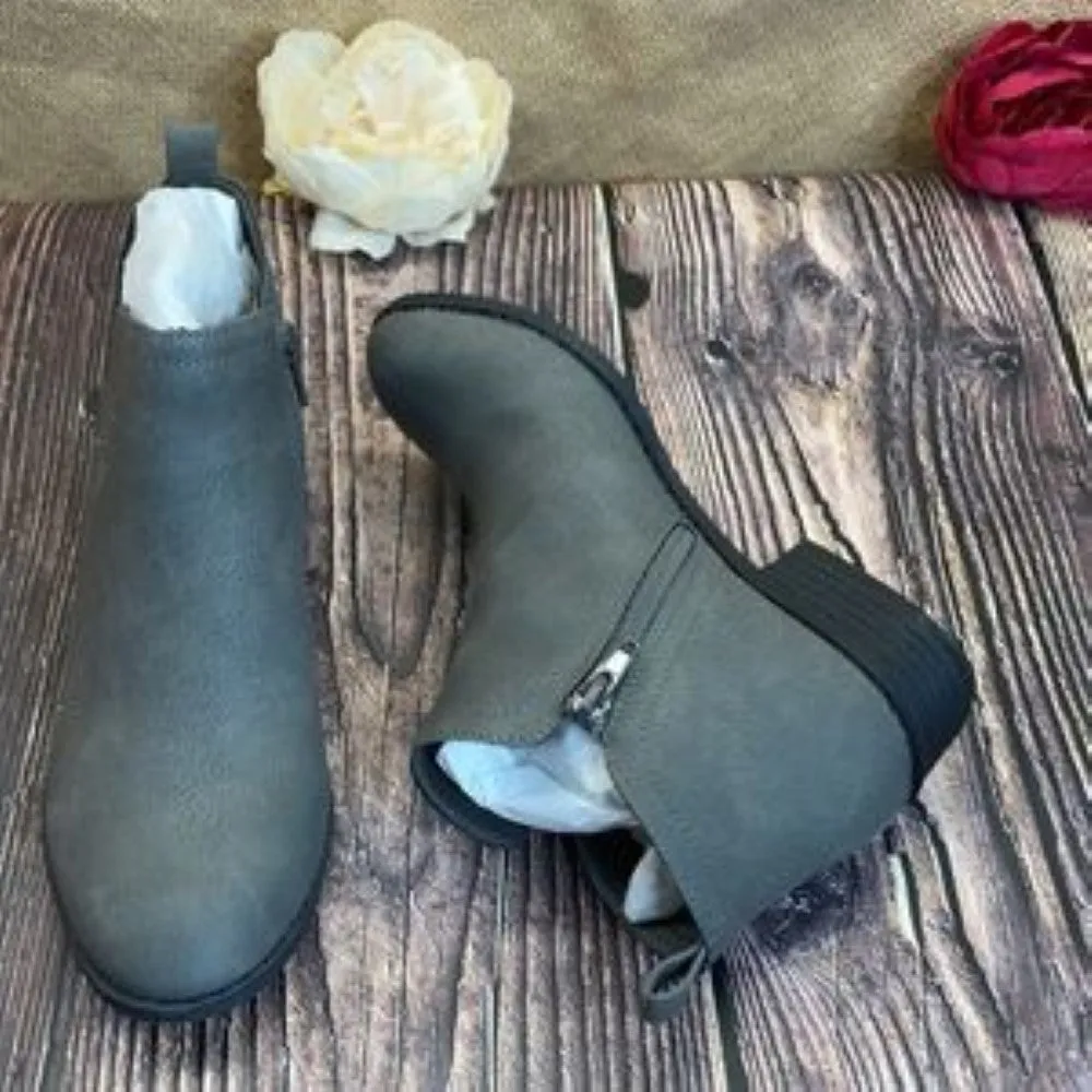 Sun   Stone Gray Cadee Ankle Booties 11