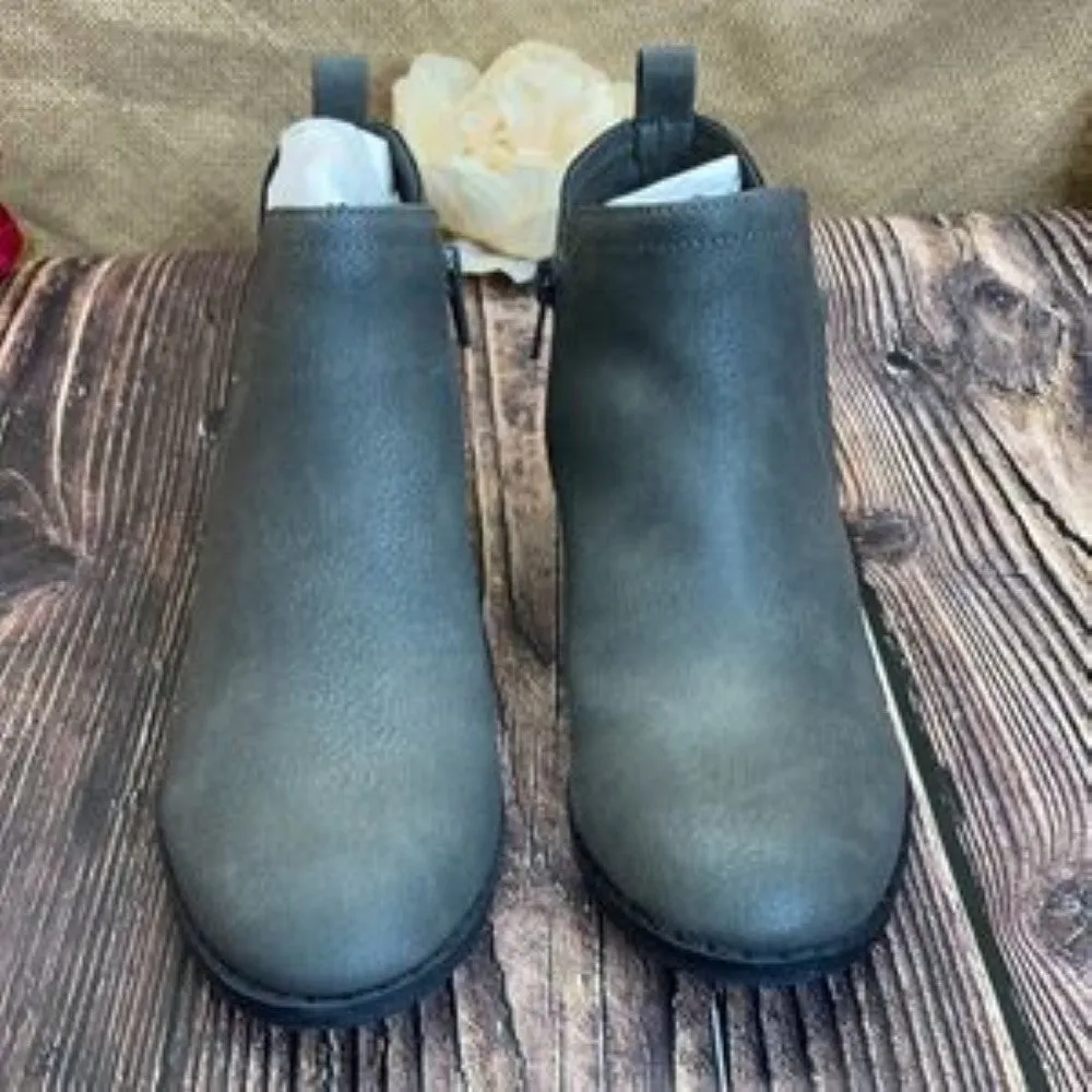 Sun   Stone Gray Cadee Ankle Booties 11