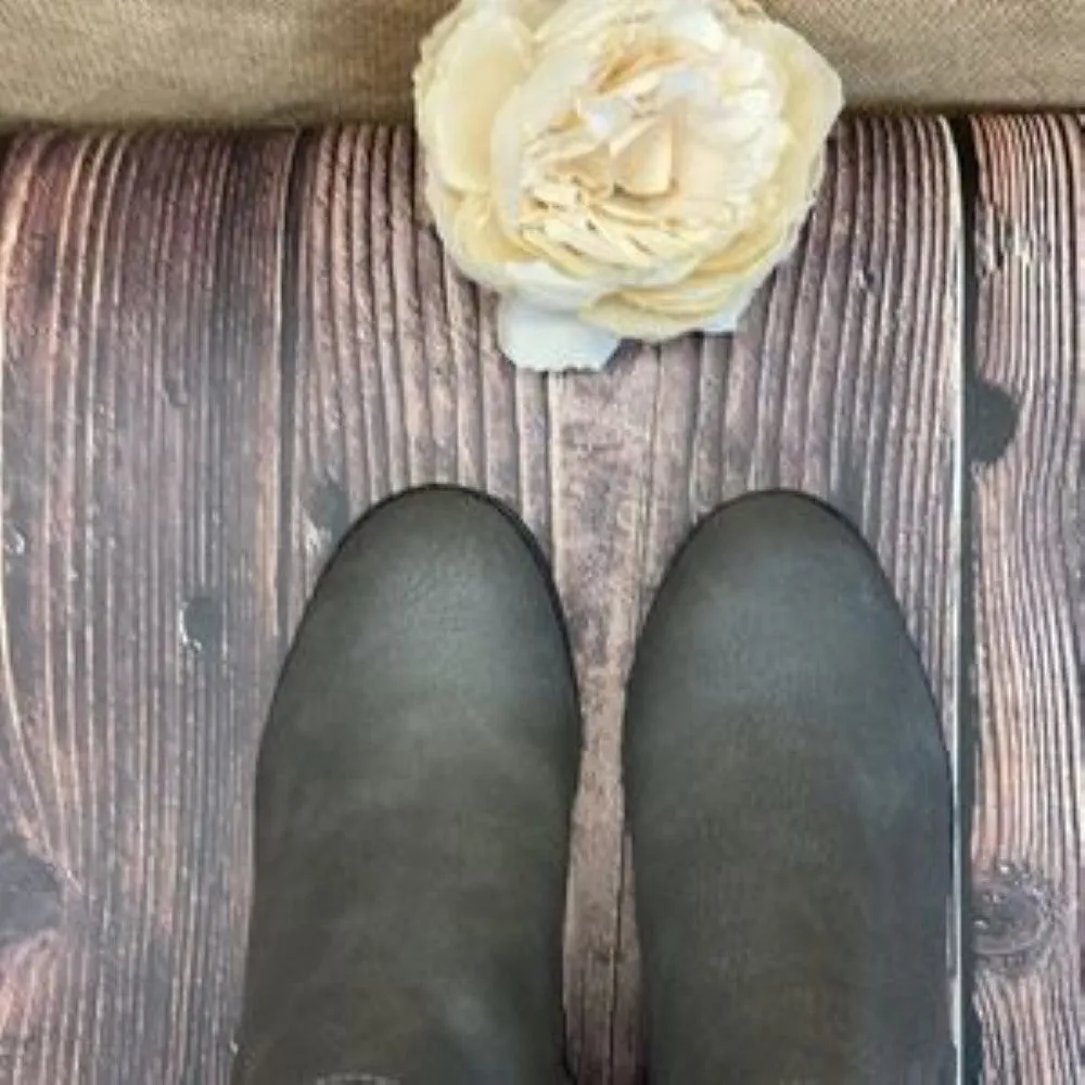 Sun   Stone Gray Cadee Ankle Booties 11