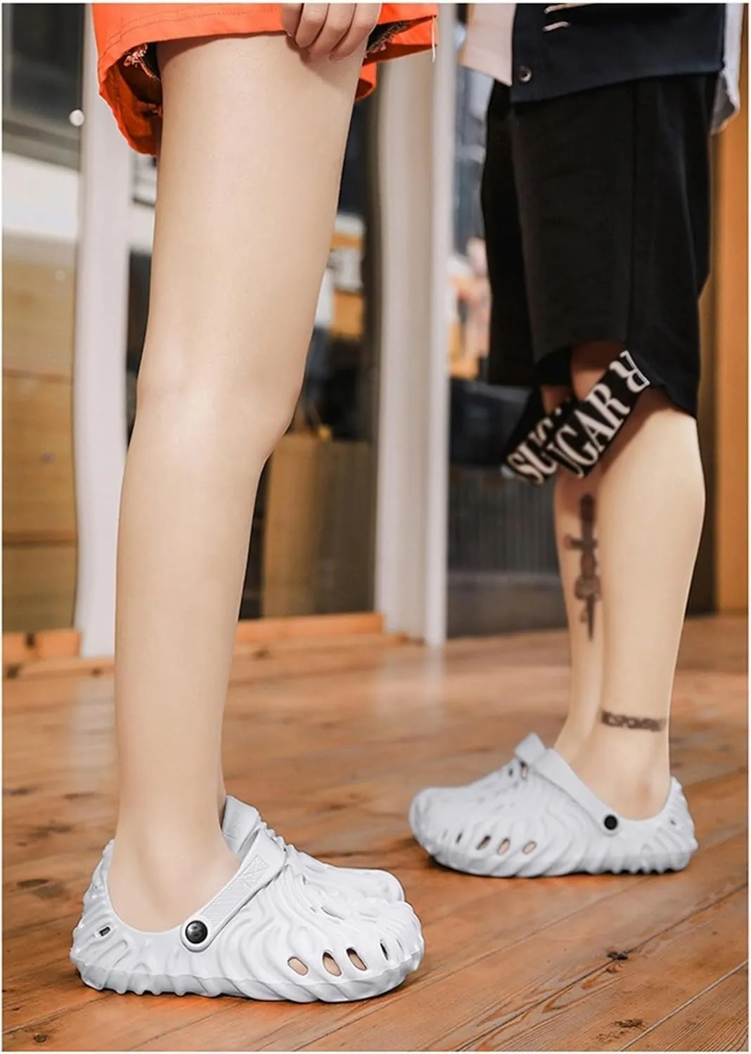 Women Men Casual Clogs Fashionable Non Slip EVA Sandals Couples Beach Shoes Comfortable Slip On Footwear
