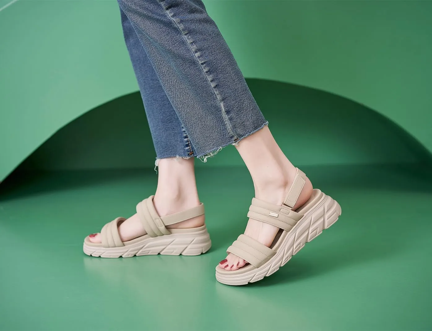 Women's Comfortable Sandals Arch support Cushioned Hiking Sandals Lightweight Open Toe Sport Walking Sandal Slingback Outdoor Beach Travel