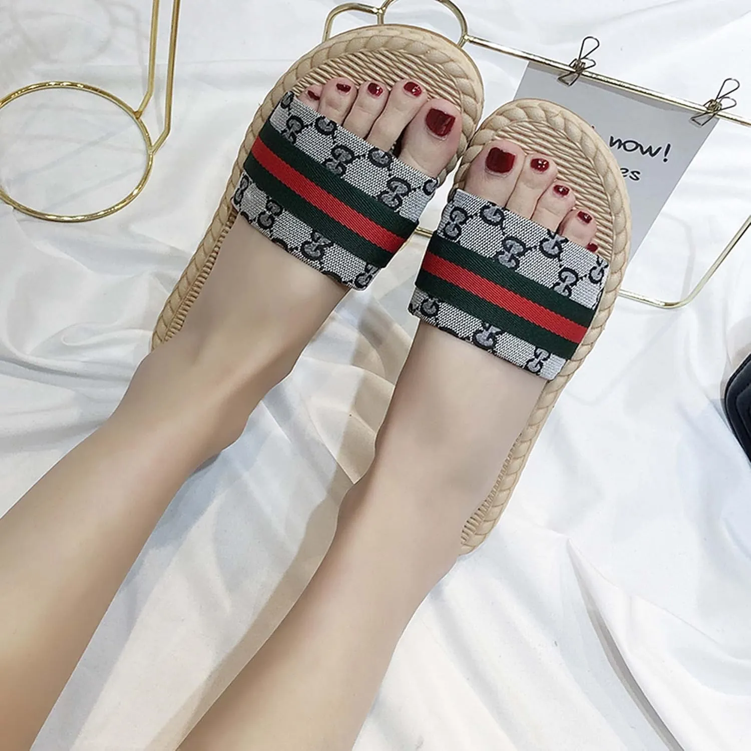 Women's shoes Nonslip Fashion Sandals Slippers Student shoes Large shoes Breathable Fashion Soft Comfortable